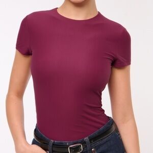 Abercrombie & Fitch Soft Matte Seamless tuck able tee
